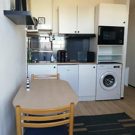 Agreable 50m De La Apartment